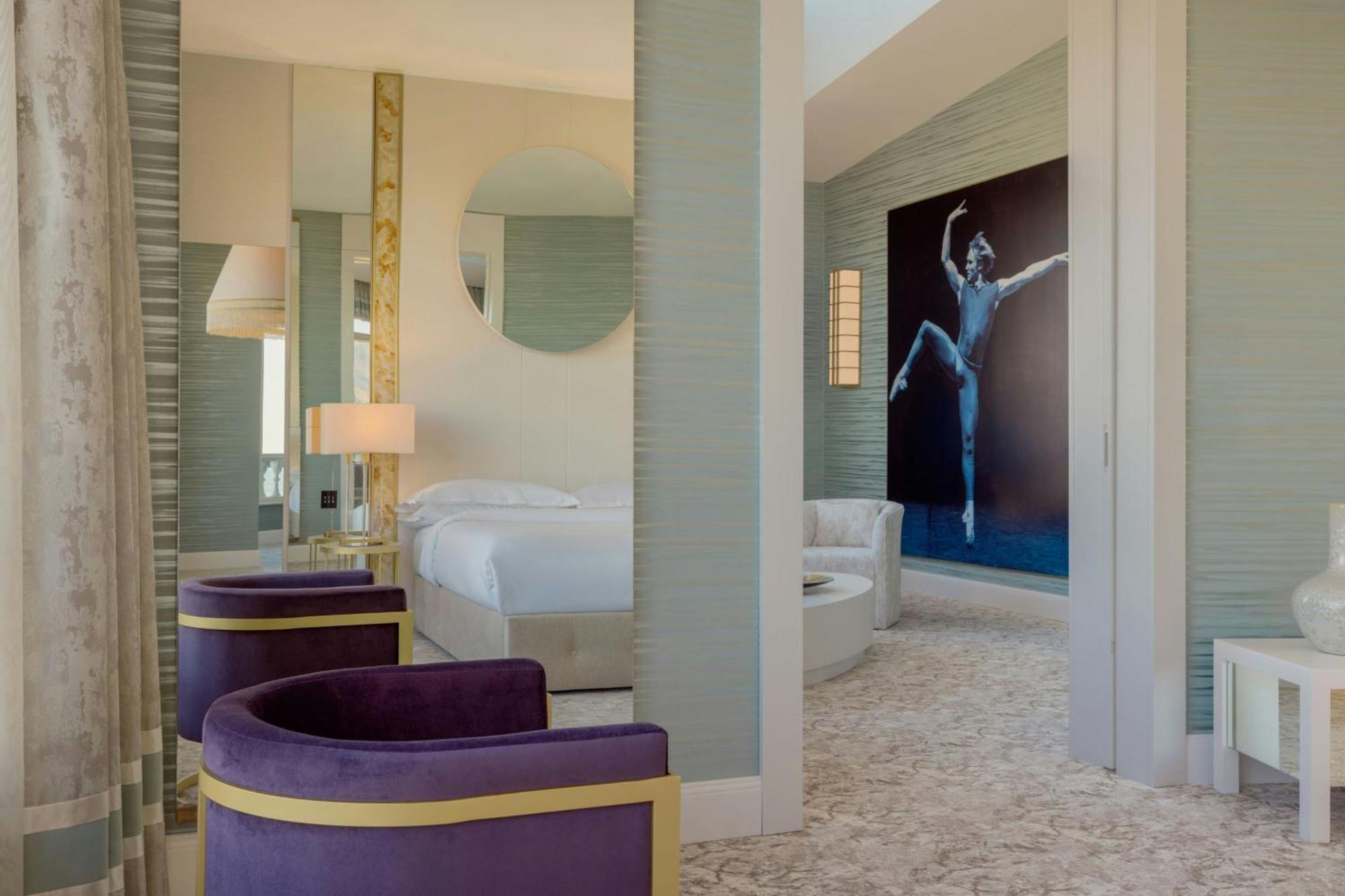 Sheraton Batumi Hotel Exteriör bild A suite at the Mandarin Oriental